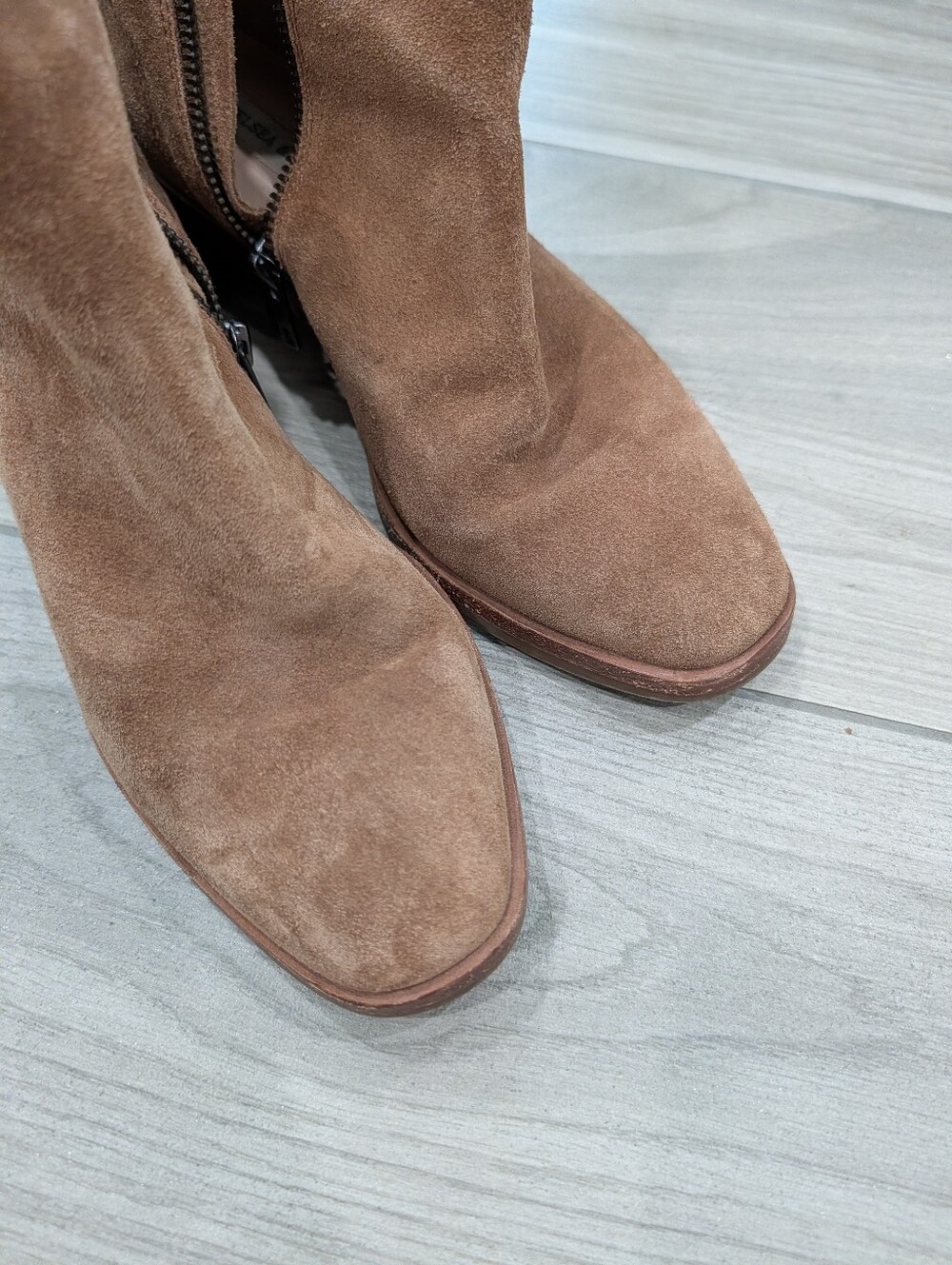 Chelsea & Violet Fiona Brown Suede Ankle Booties Size 6.5 - Picture 3 of 8